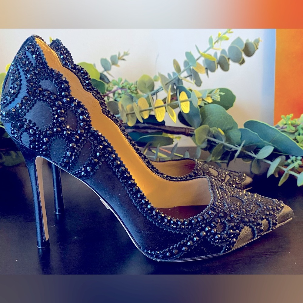 Badgley Mischka satin jeweled evening pump